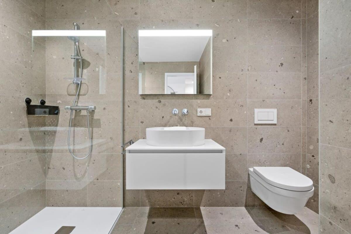 Luxurious 2Br Apt With Balcony In Luxembourg Daire Dış mekan fotoğraf
